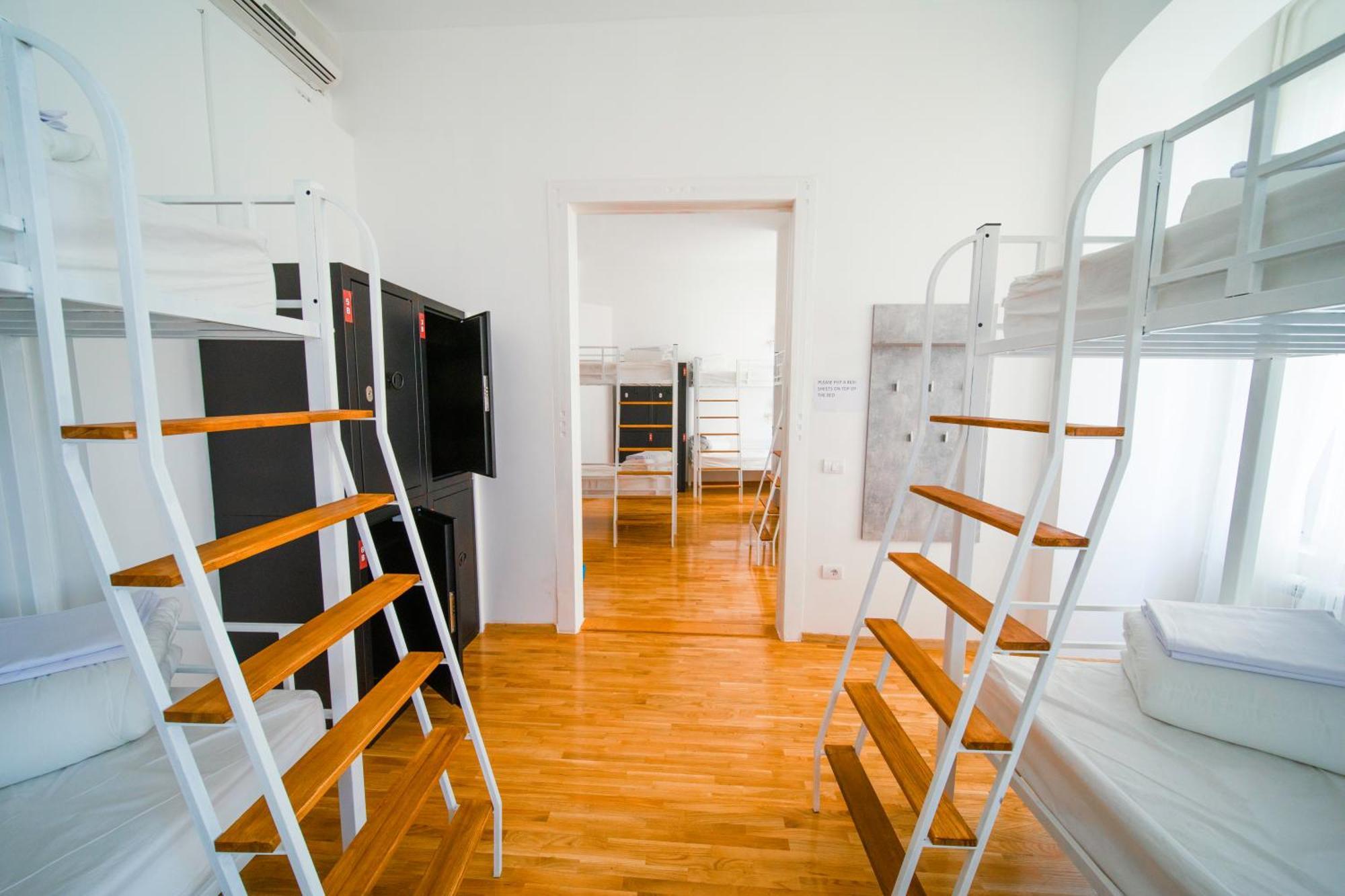 New Generation Hostel Como